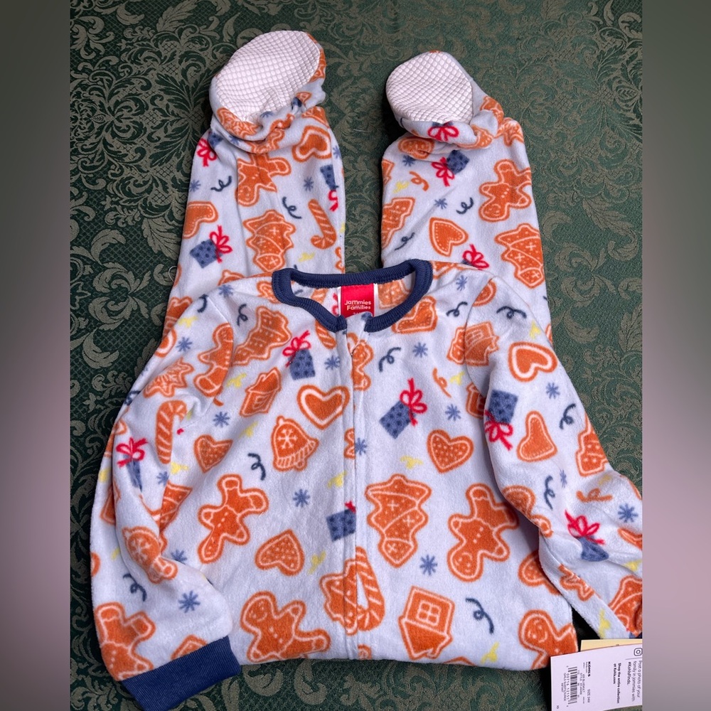 NWT 24m Gingerbread cutout cookies footie matching family pajamas sleeper unisex - Picture 1 of 6